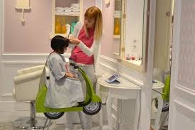 Reserva las mejores peluquerías en barcelona en zona gracia, en uala: Las Mejores Peluquerias Para Ir Con Ninos En Barcelona