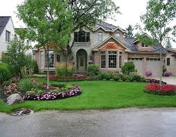 Asymmetrical steps up to the deck add a little playfulness to the deck which despite its generous size, doesn't overwhelm the small yard. Stunning 40 Fresh And Beautiful Front Yard Landscaping Ideas Https Gardenmag Small Front Yard Landscaping Front Yard Landscaping Design Farmhouse Landscaping