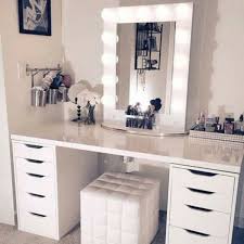 Coiffeuse Avec Eclairage De Miroir Fauteuil En Cuir Blanc Jpg 600 600 Pixeles Meuble Chambre Coiffeuse Meuble Deco Chambre