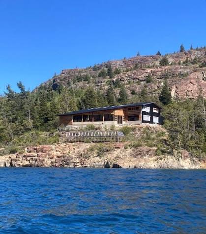 El Antu visto desde el lago Epuyén  así es como se ve el frente del centro  cultural! Seguimos avanzando y aprovechamos a recordar que mañana domingo  estamos de minga! ¡Lxs esperamos!!!