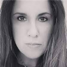 Linda Agostinelli's Instagram, Twitter & Facebook