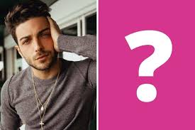 Francesca è la fidanzata di gianluca ginoble, una delle voci del trio de il volo. Cedrykfrojfz5m