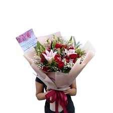 Rangkaian bunga hand bouquet, rangkaian bunga ini mengunakan bunga segar yaitu bunga krisan, aster, pikok dan. Jual Buket Bunga 705 Buket Bunga Wisuda Bunga Besar Bunga Fresh Dan Cantik Terbaru Juni 2021 Blibli
