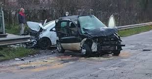 Incidente pontina oggi 9 giugno. Segni Colleferro Incidente Mortale All Alba Su Via Carpinetana Nel Frontale Tra Una Fiat Panda Ed Una Opel Corsa Perde La Vita Un 51enne Di Segni Cronache Cittadine