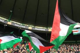 Bendera palestina dan indonesia berkibar. Suporter Celtic Kembali Kibarkan Bendera Palestina Di Liga Skotlandia Bolasport Com