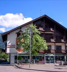 Se amate vivere una vacanza seguendo i vostri orari e i vostri ritmi, nell'intimità dei vostri spazi, gli appartamenti a plan de corones sono sicuramente la scelta migliore fra le strutture turistiche disponibili. Residence Corones A Valdaora Al Plan De Corones Dolomiti