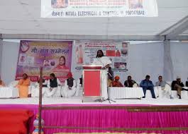 Pernikahan alea dan seno terjadi karena permintaan haris bagaskara yang ingin menjalankan permintaan sang ayah yang menginginkannya menikah dengan anak sahabatnya. The Cult Of The Hindu Cowboy Snigdha Poonam Granta Magazine