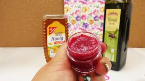 Das honigpeeling ist für alle hauttypen geeignet. Super Einfaches Lippenpeeling Honig Olivenol Zucker Lippenpflege Selber Machen Youtube