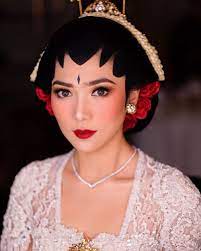 Canapé électrique haut de gamme / canape relaxatio. 15 Potret Artis Memakai Riasan Paes Jawa Makin Memesona
