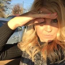 Lori Yoder's Instagram, Twitter & Facebook