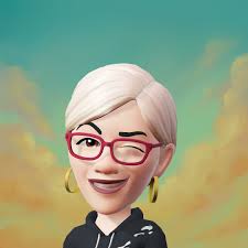 Acompáñame ahora, aunque no hablemos, permanezcamos en silencio bebiendo un  café, una cerveza o una copa de un buen vino; ven a visitarme ahora y dame  los buenos días con un gran