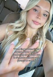 Hilary Stowell's Instagram, Twitter & Facebook