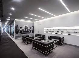 Pin By Ahmed El Husseiny On Auto Hub A Car Sales Agency Car Showroom Design Garage Interior Interior