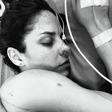 Hoy decido darme el gusto de volver a ser virgen y angelical, pretendo  hacerme una reconstrucción de himen y un cambio de prótesis mamarias.  Estaré en las manos del equipo de @drclime