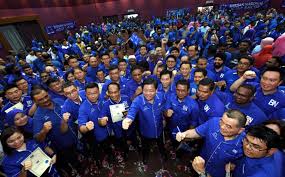 Senarai itu diumumkan oleh ketua umno bahagian kapar, datuk faizal abdullah, dalam majlis di pejabat umno selangor, di sini, pagi ini. Senarai Penuh Calon Bn P Pinang Penang Online