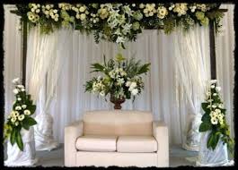 Tidak masuk dalam aturan pernikahan bahwa resepsi harus dan wajib menggunakkan bunga. 30 Ide Keren Background Pelaminan Sederhana House On Street