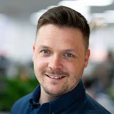 Ian Noble's Instagram, Twitter & Facebook