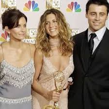 Jennifer aniston, courteney cox, lisa kudrow, matt leblanc, matthew perry, david schwimmer, and. Friends Komt Terug Eenmalige Reunie In Mei Te Zien