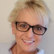 Karen Milliner's Instagram, Twitter & Facebook