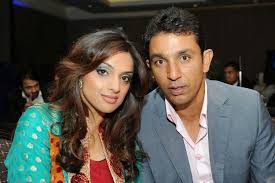 Also follow me on twitter @azharali_. Pakistani Cricketer Azhar Mahmood And His Wife Adorable Pictures Reviewit Pk