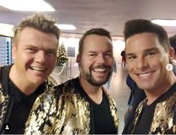 How to use caught in the act in a sentence. Caught In The Act Zwei Neue Mitglieder Promilounge De