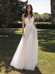 Our wedding gowns are made to order. Brautkleider Von Berta Und Die Aussehen Wie Berta Kleider Mhe