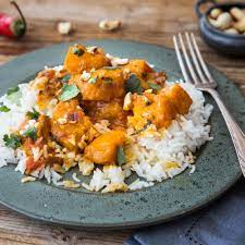 Cremiges Kurbis Kokos Curry Mit Wurze Durch Den Herbst Kokos Curry Asiatische Rezepte Reis Rezepte Lecker