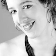 Listen to Summerhit by AndreaBarbaraWiget in Äs isch es Glück playlist  online for free