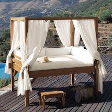 For years, it has been romanticized in movies and on the covers of those naughty novels. 40 Outdoor Beds For An Amazing Summer
