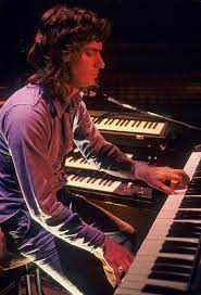 Mit genesis gehörte der drummer in. Tony Banks Imdb