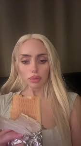 Alexis Noga's Instagram, Twitter & Facebook