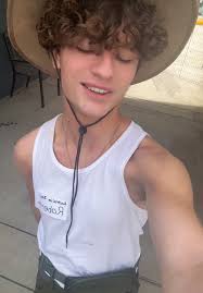 channeling an aussie icon @Robert Irwin #halloween2024 #aussie #robertirwin  #irwin #costume #wildlife #australiazoo #la