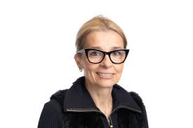 Natasha Hyde's Instagram, Twitter & Facebook