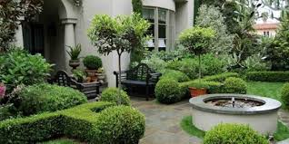 Tak perlu bingung, desain taman rumah kini sudah makin beragam. Desain Taman Depan Rumah Luas Yang Asri