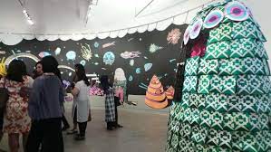 Pameran yang menampilkan karya seorang seniman saja disebut pameran. 10 Pameran Seni Terbaik 2015