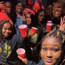 We had a damn good year. Listen to this year's recap! 1. Atlanta Live show  2. Crimecon 2024 3. Navajo Reservation 4. The largest Superman statue 5.  Halloween Photoshoot 6. MaRah's family