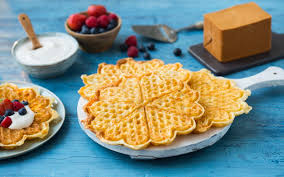 Tips til gode vafler som passer for alle, også de med matallergi, finner du her! Rommevafler Oppskrift Fra Tine Kjokken Oppskrift Mat Deilig Mat Vafler