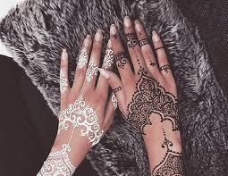 Black And White Henna Design Yin Yang White Black Mehndi Design Mehndi Yoyo Henna Tattoo Hand White Henna Tattoo Henna Tattoo