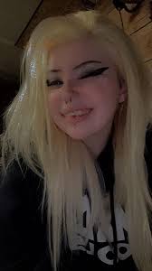 Hi guys ! I'm Brianna and this is my angel face Bonnie Marie 🥰🥰🥰