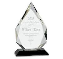 Amazon.com: Ravanox Placa de diamante de cristal personalizada en base  negra, premio de vidrio grabado personalizado para apreciación de  empleados, ...