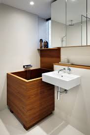 Vasca da bagno 105x65 incasso piccola mini in acciaio porcellanato smaltato fondo piano senza sedile dimensioni ridotte. Una Vasca Da Bagno Piccola E La Soluzione Per Un Mini Bagno