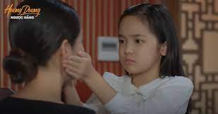 Do thay thế cho bộ phim trói buộc yêu thương vừa kết thúc, bộ phim hướng dương ngược nắng sẽ phát sóng trực tiếp trên kênh vtv3 của đài truyền hình việt nam, bắt bộ phim cũng quy tụ dàn diễn viên gạo cội cùng các diễn viên trẻ tài năng đã tham gia nhiều bộ phim truyền hình gây sốt mới đây. Trá»±c Tiáº¿p Pháº§n 2 Táº­p 30 HÆ°á»›ng DÆ°Æ¡ng NgÆ°á»£c Náº¯ng 21h30 Hom Nay 28 4 Tren Vtv3