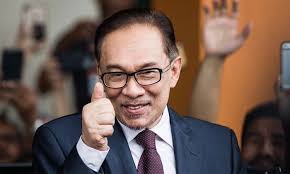Putusan pengadilan banding ini menganulir vonis pengadilan lebih rendah yang membebaskan pemimpin de facto partai keadilan rakyat tersebut dalam kasus sodomi. Pengampunan Penuh Untuk Dato Seri Anwar Ibrahim Air Times News Network
