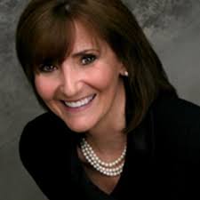 Sandra Holland's Instagram, Twitter & Facebook