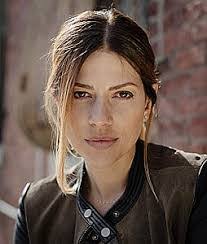 Ana Esposito's Instagram, Twitter & Facebook