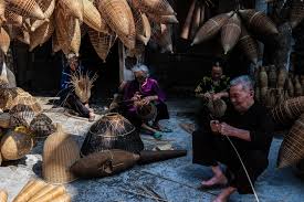 This northern Vietnamese village has made bamboo fishing traps for two  centuries | Vietnam Life