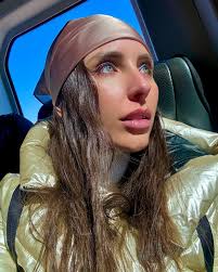 Angela Benoit❕ (@angeconnie) • Instagram photos and videos