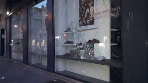 Une trentaine de personnes ont été interpellées a annoncé la préfecture ce soir. L Acte Xv Des Gilets Jaunes A Clermont Ferrand Ce Samedi Revivre Le Direct