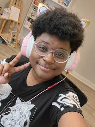 Hey ladies my name is Kay I'm 40 ish but open to friends of any age  bracket. I like brunching, shopping, DIY projects and music. Would love to  find my tribe where