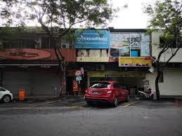 It has 18 roundabouts spread throughout, connecting major road arteries from section 1 to section 25. Kedai Printing Shah Alam Di Bandar Shah Alam